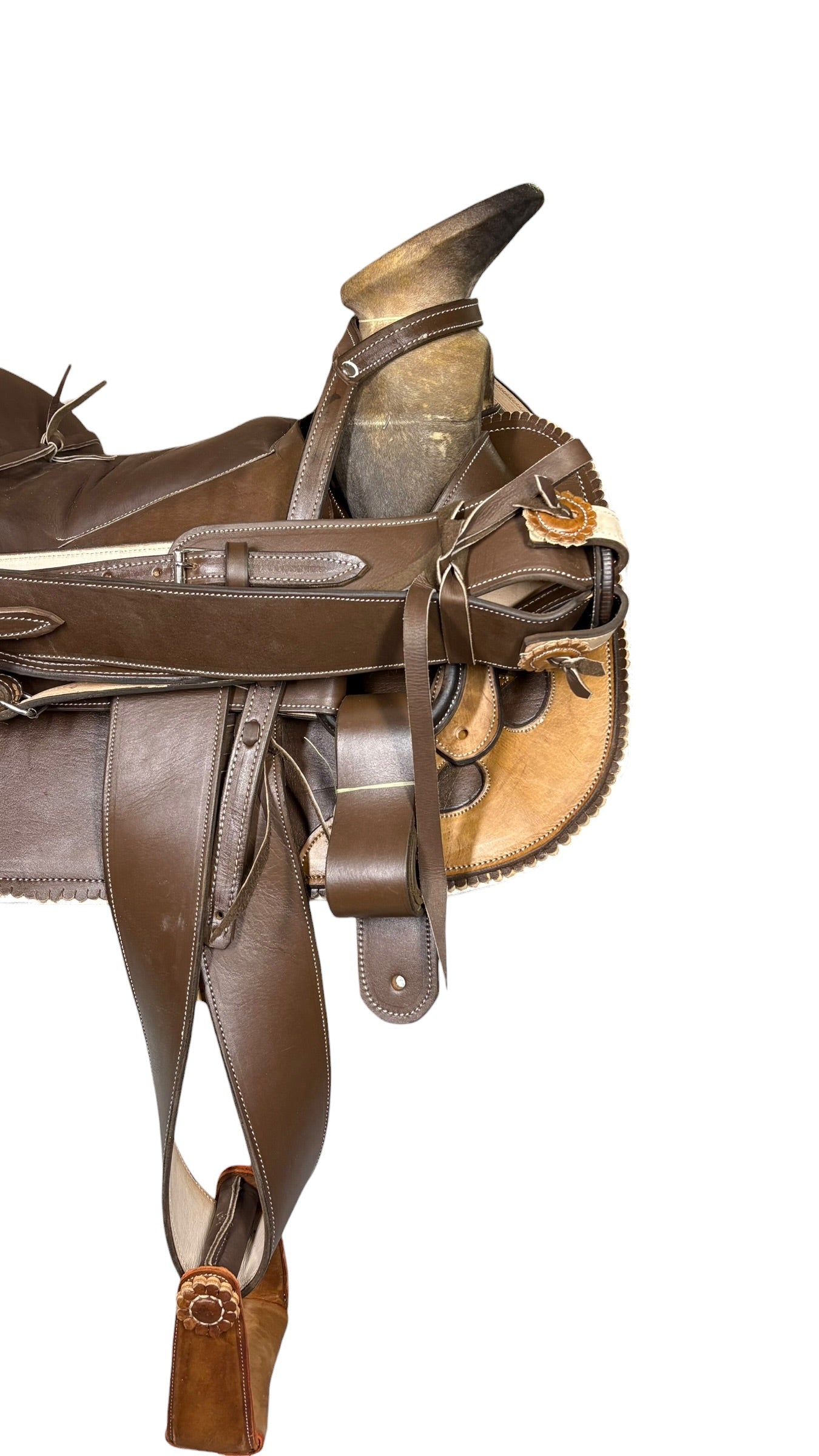 Montura de Esqueleto Fuste Bolsa de Toro Vaqueta Látigo