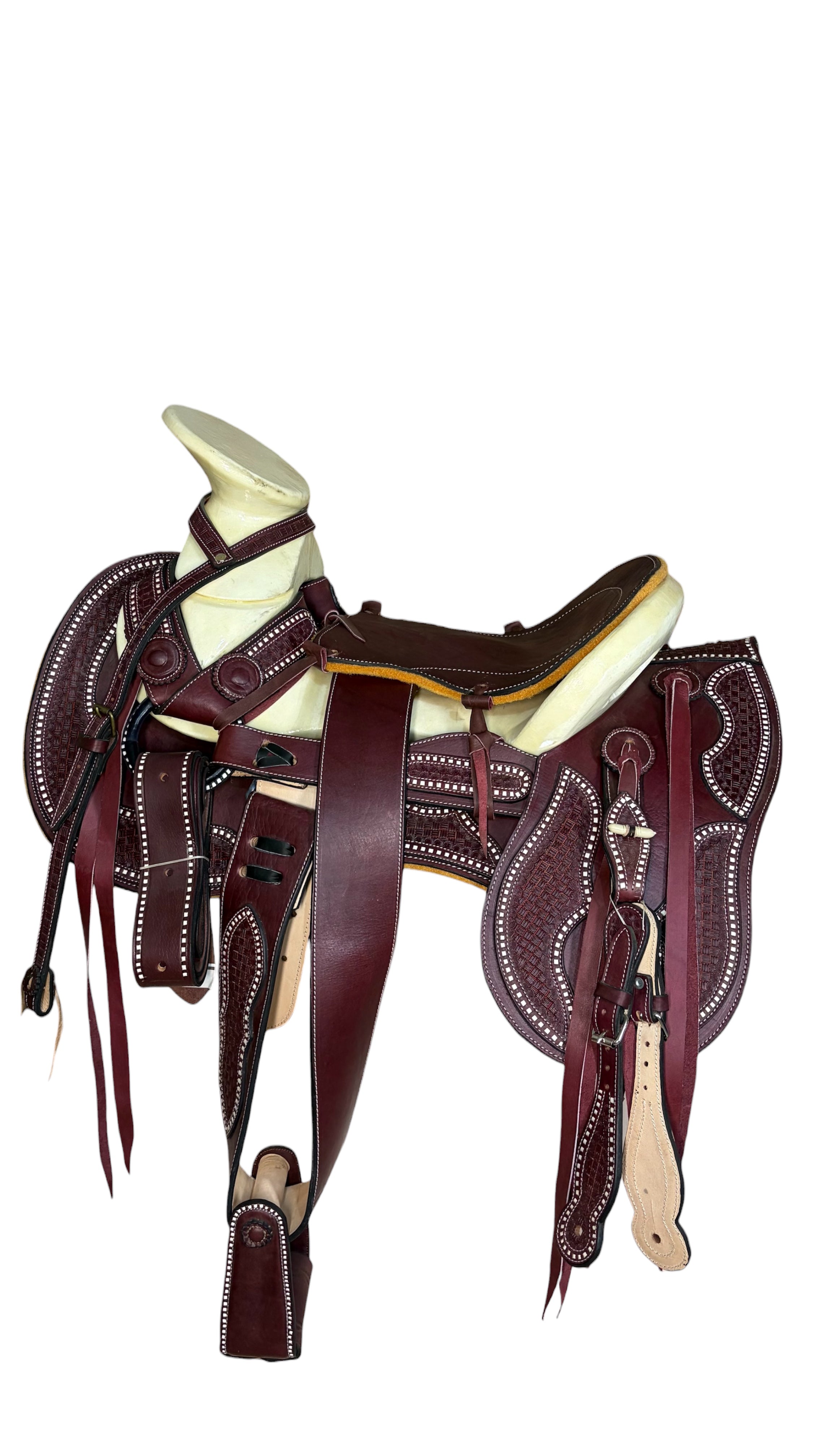 Montura Cincelada con Correa de Chivo Cantinas Guitarra